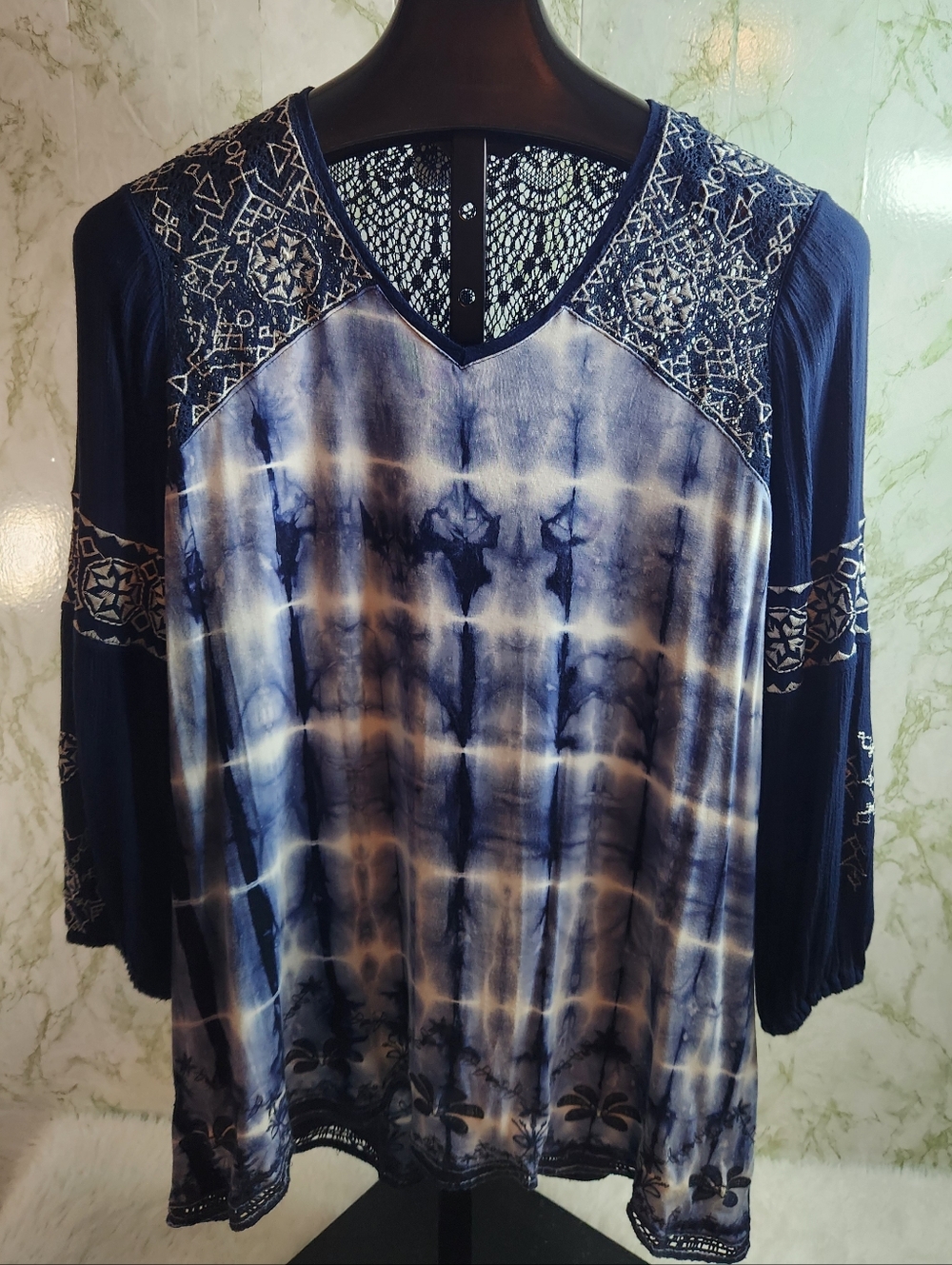 JOHN MARK Adorable Lace/Tie Dye Top